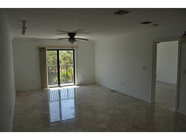 Building Photo - 2201 Mariner Dr