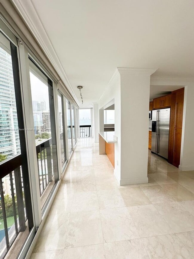 Building Photo - 2333 Brickell Ave