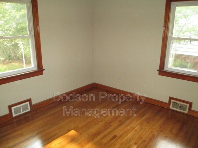 Building Photo - 5225 Weatherford Rd