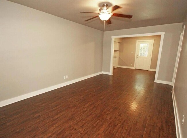 Foto del edificio - 1205 W Brooks St
