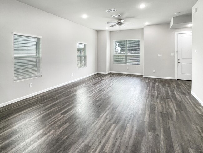 Foto del edificio - 3215 Chenault St