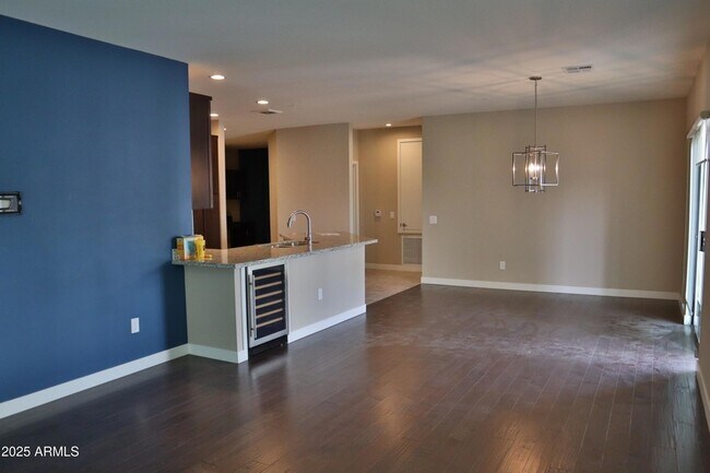 Foto del edificio - 2511 W Queen Creek Rd