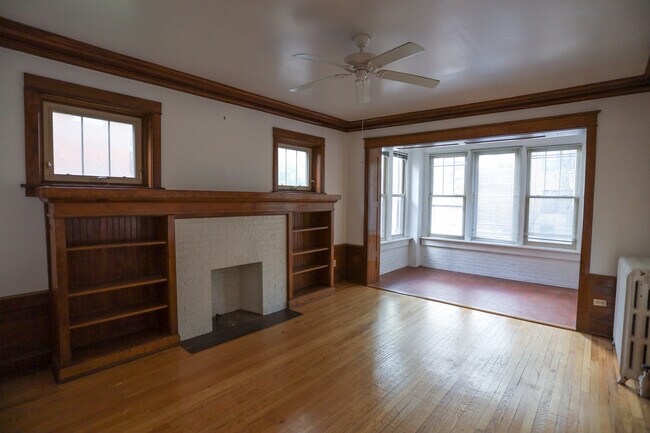 Building Photo - 5536 N Winthrop Ave