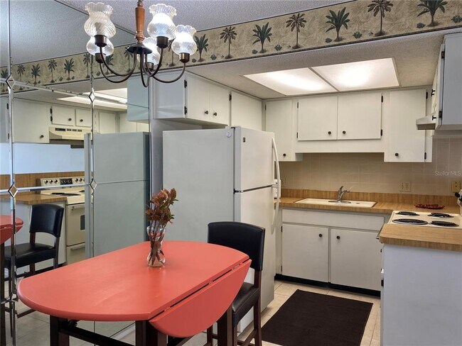 Foto del edificio - 4377 Tahitian Gardens Cir