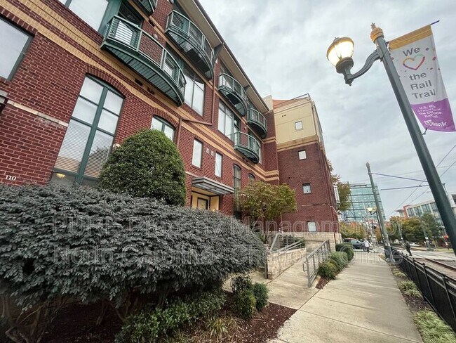 Foto del edificio - 115 E Park Ave