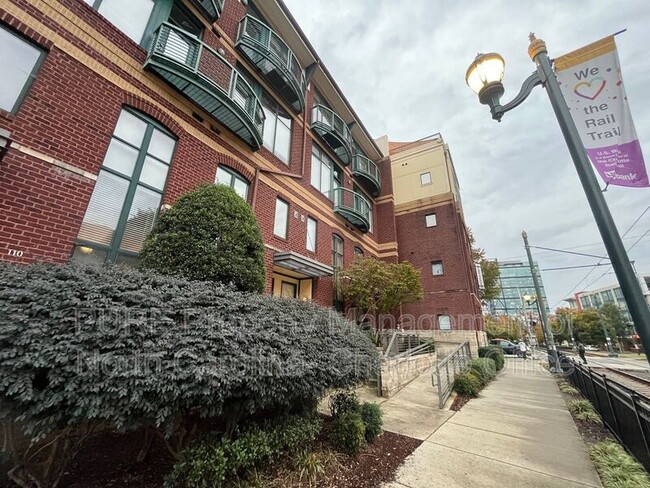 Building Photo - 115 E Park Ave