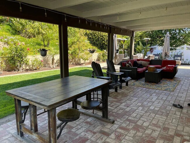 Building Photo - Rare opportunity spacious remodeled Camarillo Home on cul-de-sac