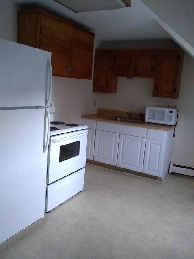 Building Photo - 32 S Main St