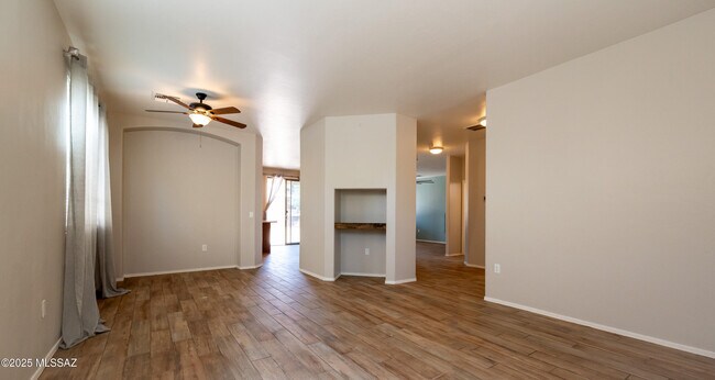 Building Photo - 27 W Camino Rancho Quito