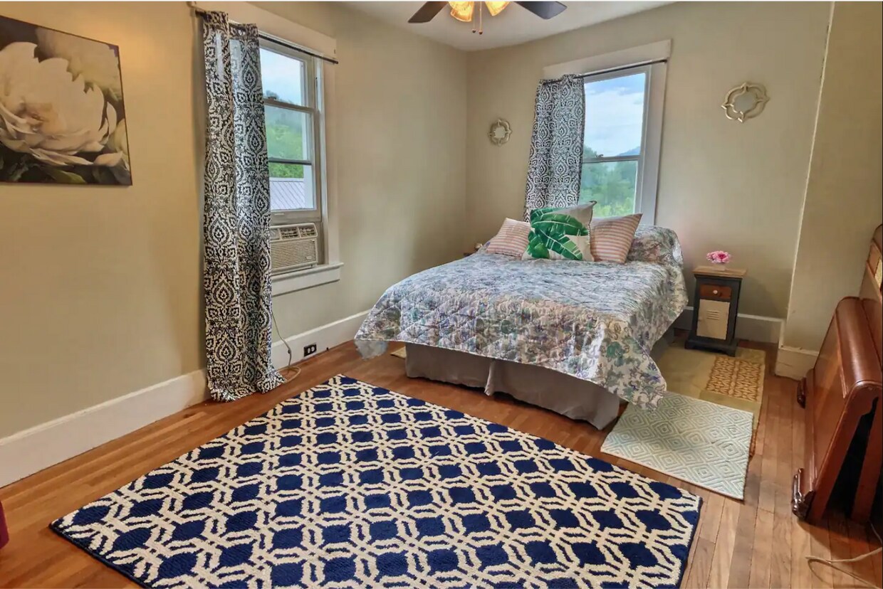 Foto principal - 803 Bedford St