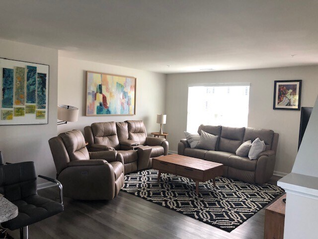 Building Photo - 122 Mariners Wy