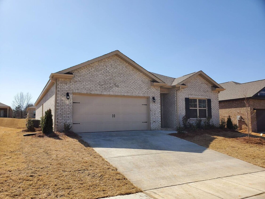 Primary Photo - 235 Ivyleaf Dr