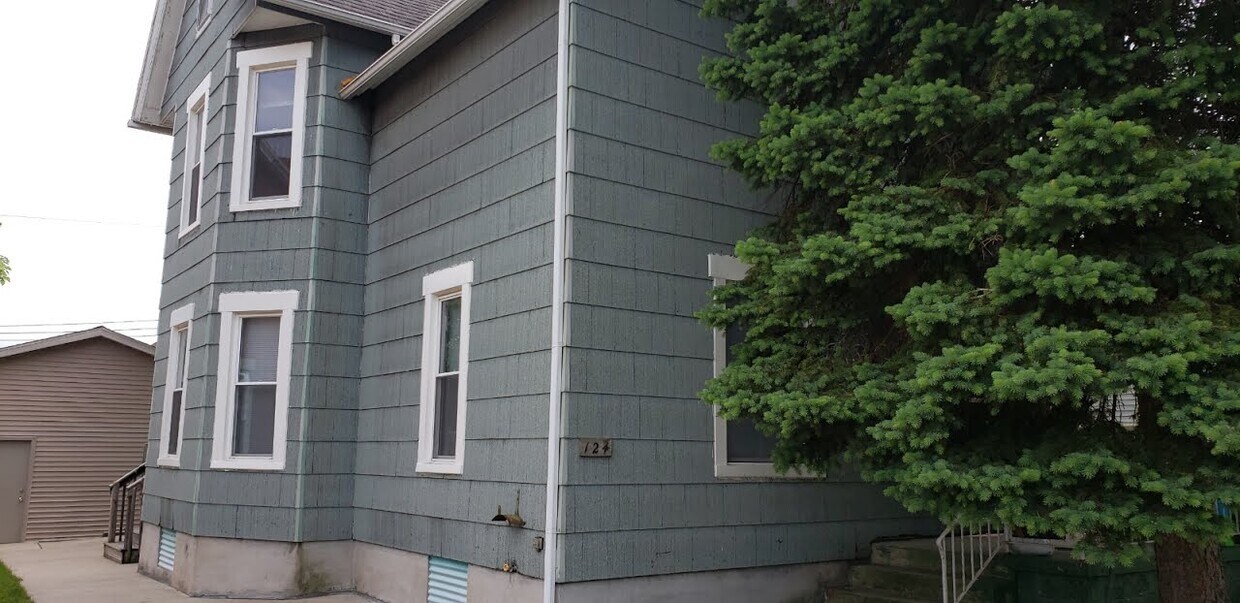 Primary Photo - 124 W Homer St