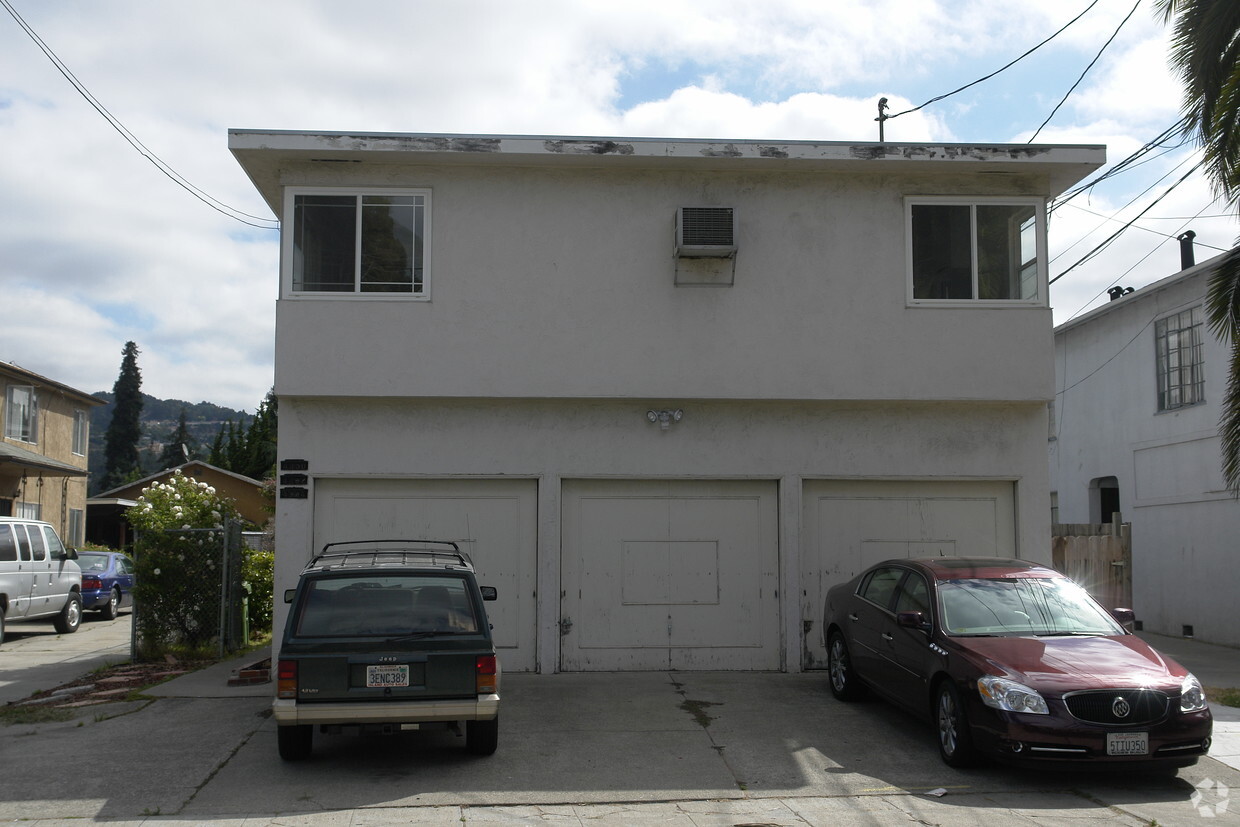 Building Photo - 4350-4354 Fleming Ave