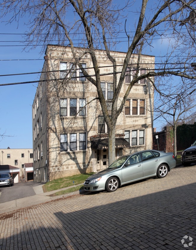 Parker Hall Apartments in Pittsburgh, PA