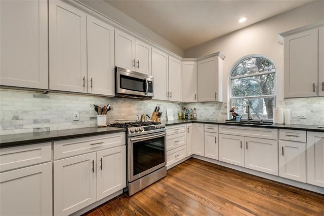 Foto principal - 2205 Canton St