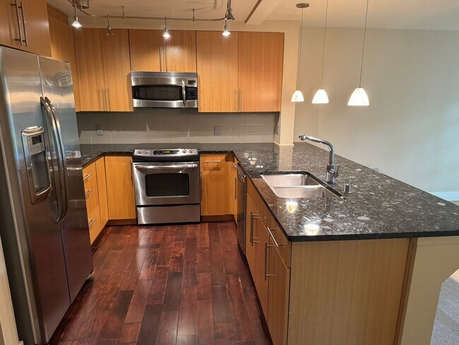 Foto del edificio - 1bd/1ba Bellevue Condo