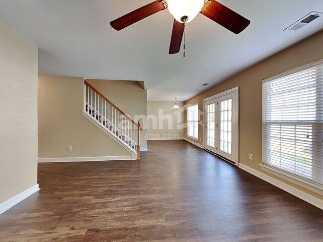 Building Photo - 222 Garden Grove Dr