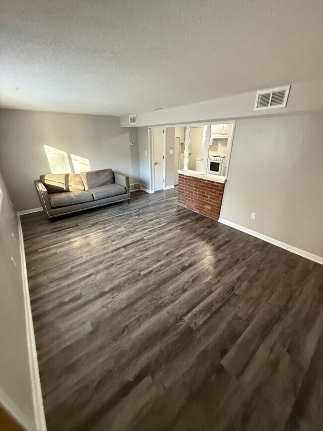 Foto del edificio - 903 1/2 Fredrick St