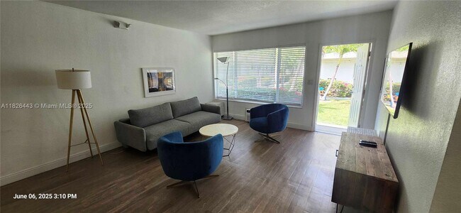 Foto del edificio - 9770 E Bay Harbor Dr