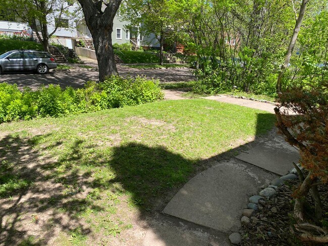 Front Yard - 2624 W 5th St