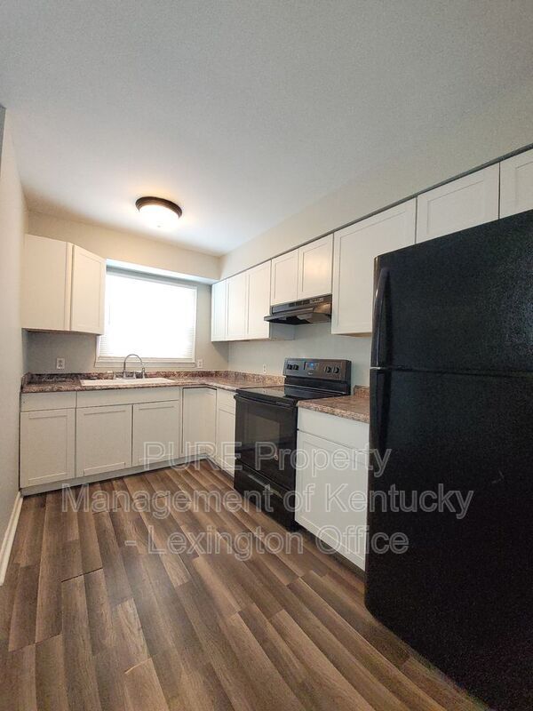 Foto del edificio - 1979 Kingtree Dr