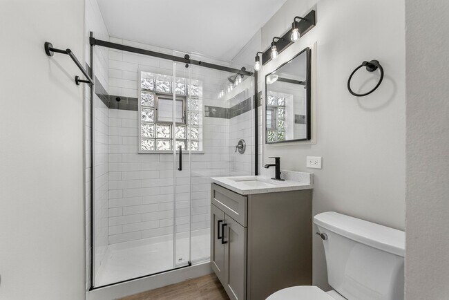 Foto del edificio - 740 E North Broadway St