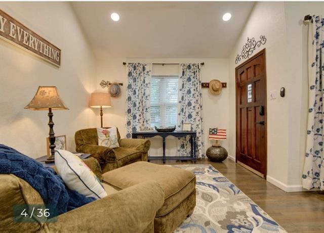 Building Photo - 520 W Bluff St