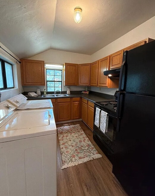 Kitchen - Unit D - 534 E Call St