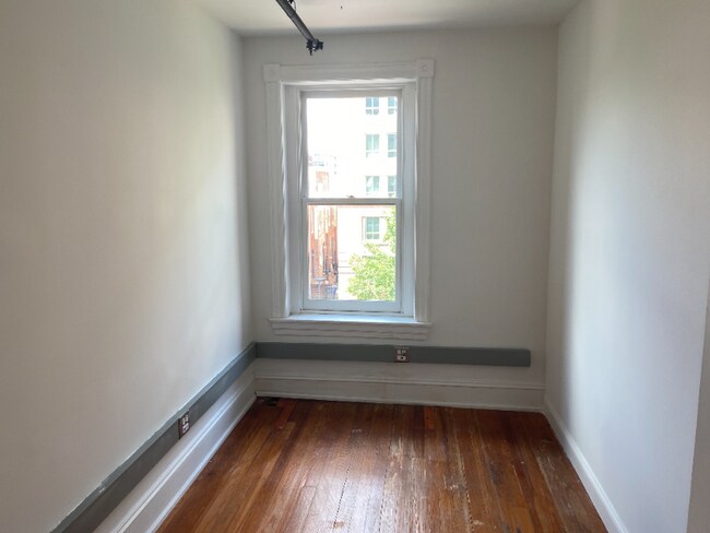 Building Photo - 2148 F St