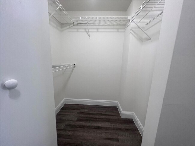 Foto del edificio - 18335 NW 68th Ave