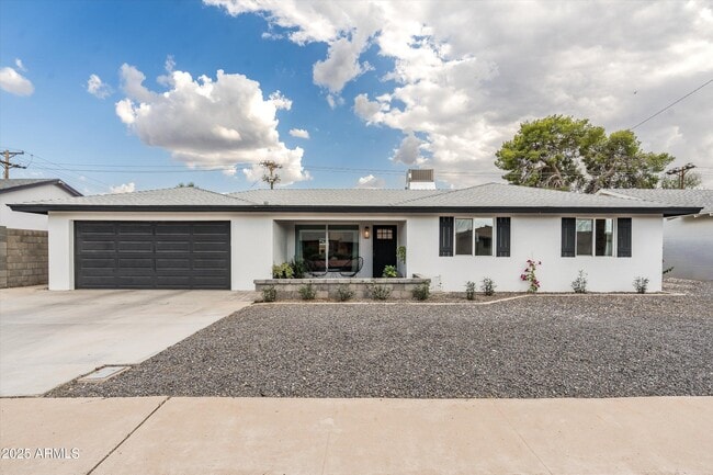 Foto del edificio - 8341 E Hubbell St