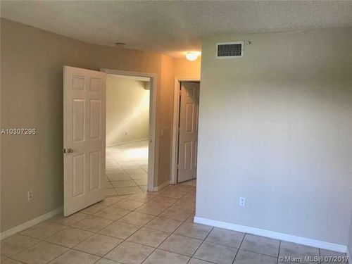 Building Photo - 150 NW 96th Ave
