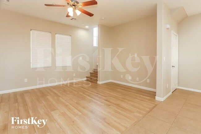 Foto del edificio - 6634 Colorado Spruce St