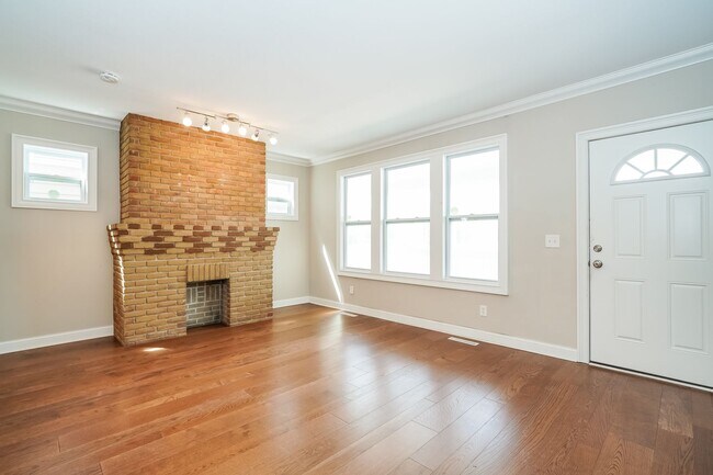 Foto del edificio - 764-766 Kelton Ave