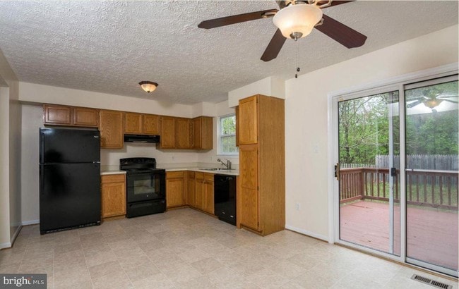 Building Photo - 8833 Harkate Way