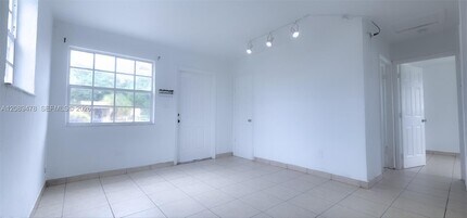 Building Photo - 2332 NW 14th Ct