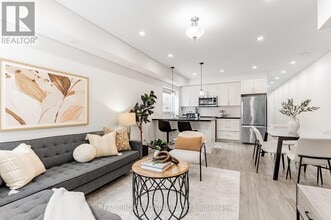 Building Photo - 1088 Avenue Rd