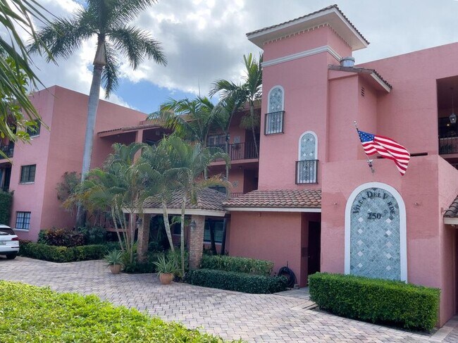 Building Photo - 250 E Royal Palm Rd
