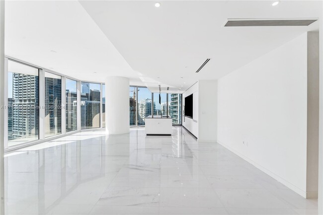 Foto del edificio - 300 Biscayne Blvd Way