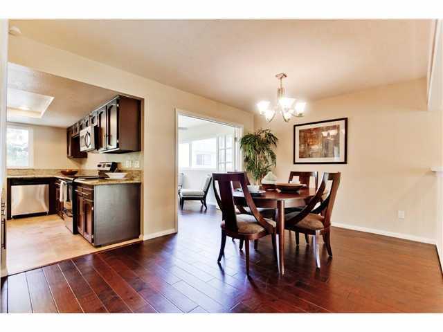 Foto del edificio - This AMAZINGLY immaculate 2 bed townhome w...