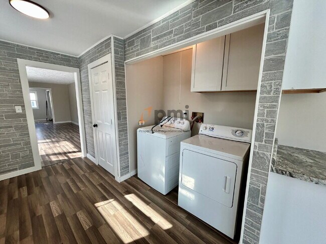 Foto del edificio - 14725 Bryan St