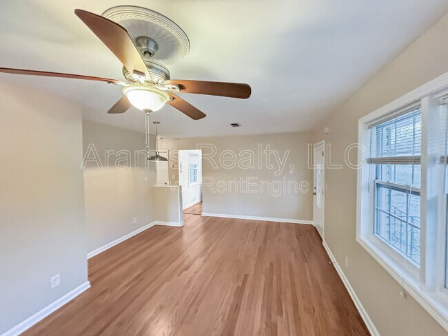 Foto del edificio - 3177 Cloverhurst Dr