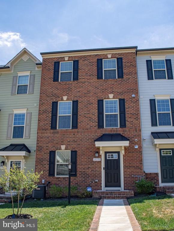 Foto principal - 18095 Red Mulberry Rd
