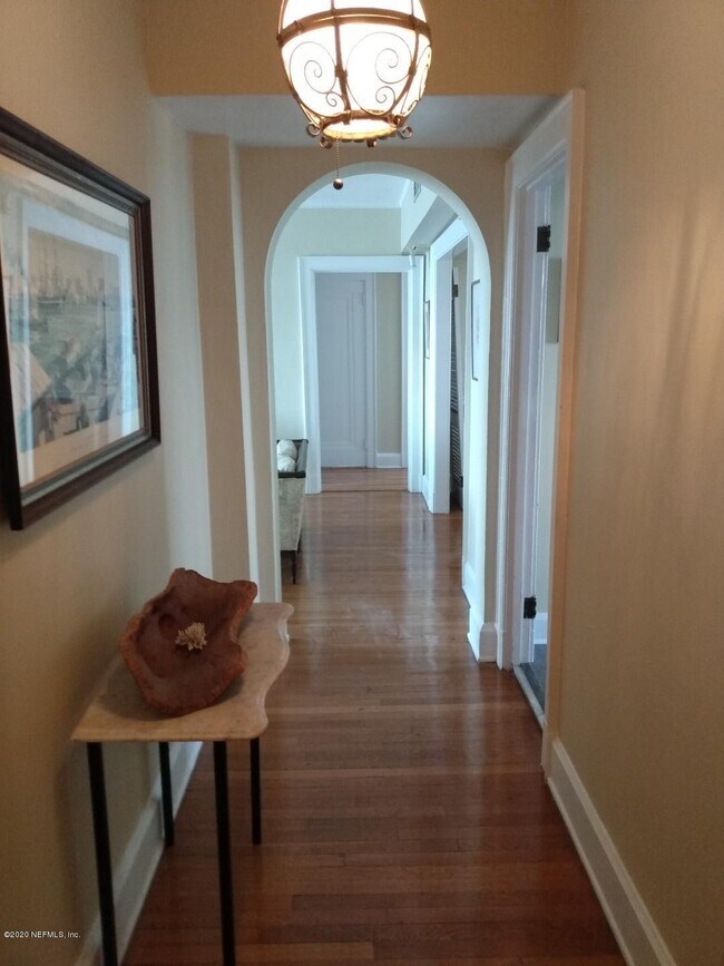 Building Photo - 1846 Margaret St