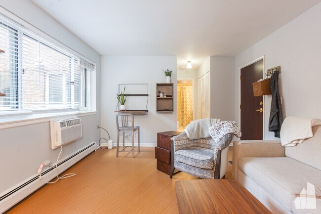 Foto del edificio - 644 W Arlington Pl