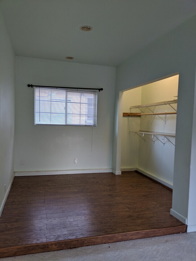 Building Photo - 1388 W Latimer Ave