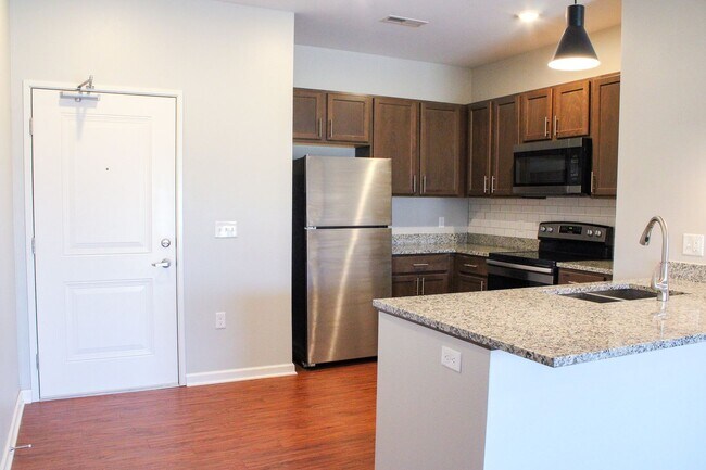 Foto del edificio - 3241 Redhawk St