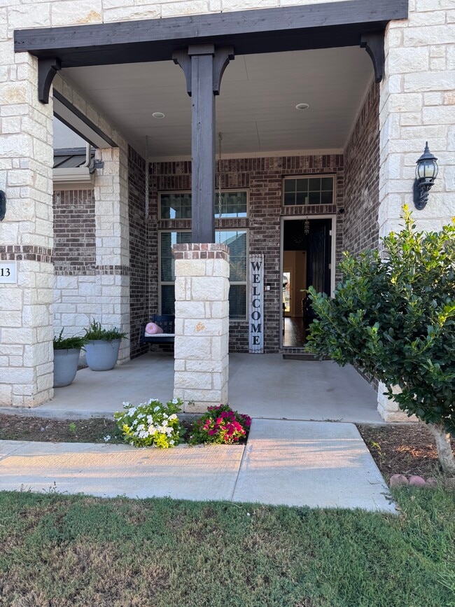 Foto del edificio - 513 Lambert Cv