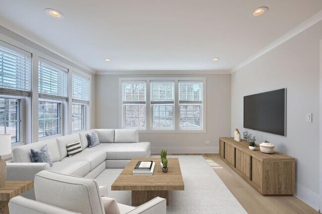 Building Photo - 0 bedroom in Chicago IL 60640